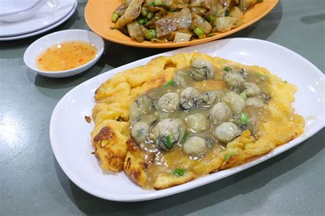  ¡El Teochew Oyster Omelet: ¿Un manjar de mar y tierra que te dejará boquiabierto?